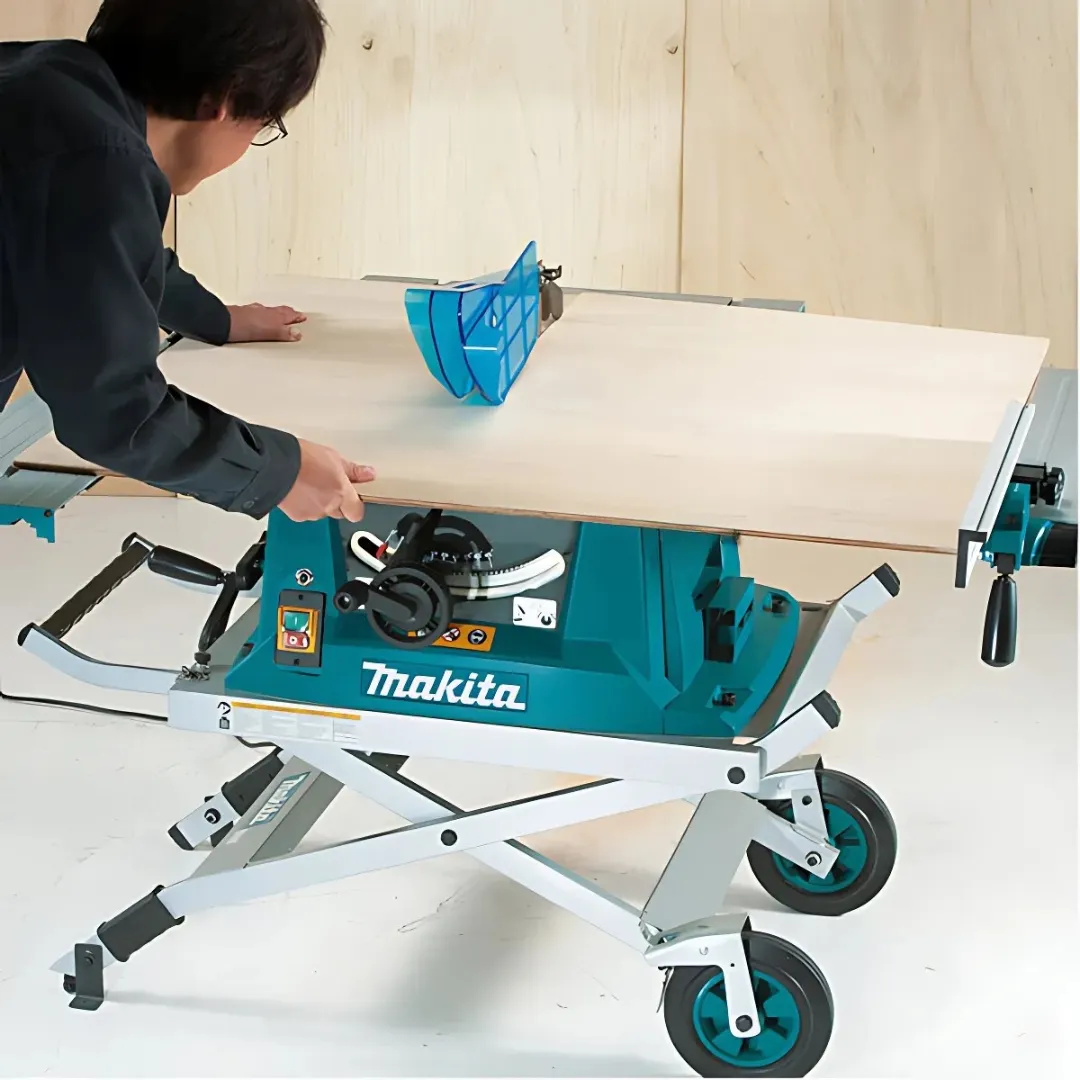 Makita (10″) Tischkreissäge mit Ständer M-MLT100